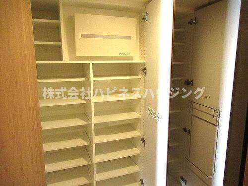 ライオンズタワー柏の設備|玄関収納　※同タイプ別部屋2023年7月撮影