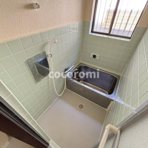 美井町車庫付き戸建ての浴室