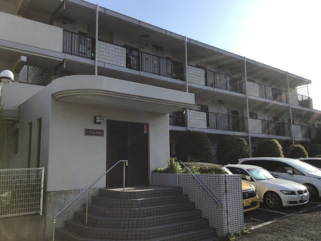 エクセル本郷台のエントランス