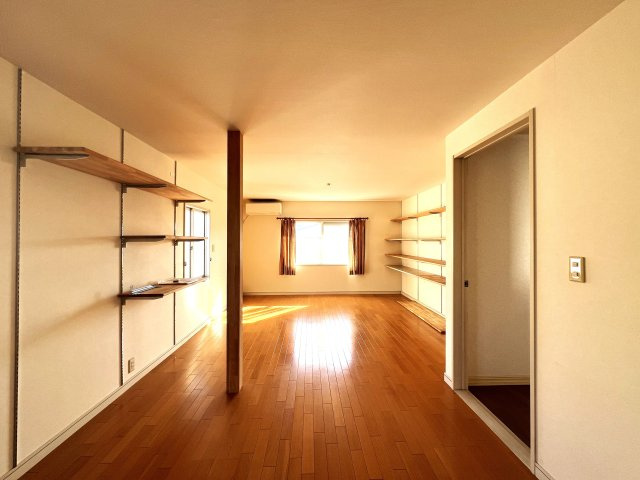 米子市旗ヶ崎7丁目　中古住宅の洋室|２階