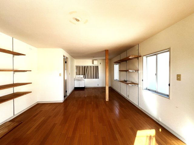 米子市旗ヶ崎7丁目　中古住宅の洋室|２階