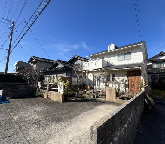 米子市旗ヶ崎7丁目　中古住宅の駐車場