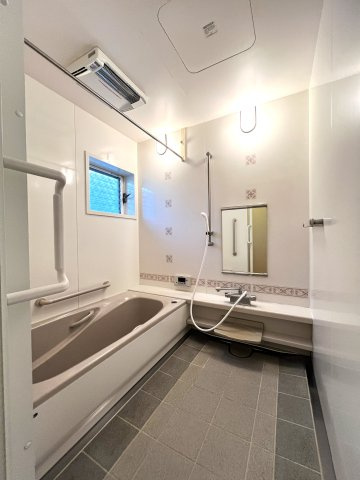 米子市旗ヶ崎7丁目　中古住宅の浴室