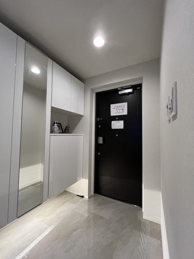 ワコーレ神戸本山ガーデンズの玄関