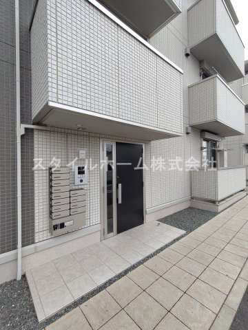 ティー．アイビー　Aのエントランス