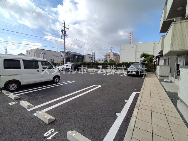 ティー．アイビー　Aの駐車場