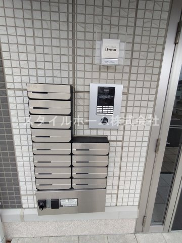 ティー．アイビー　Aのエントランス