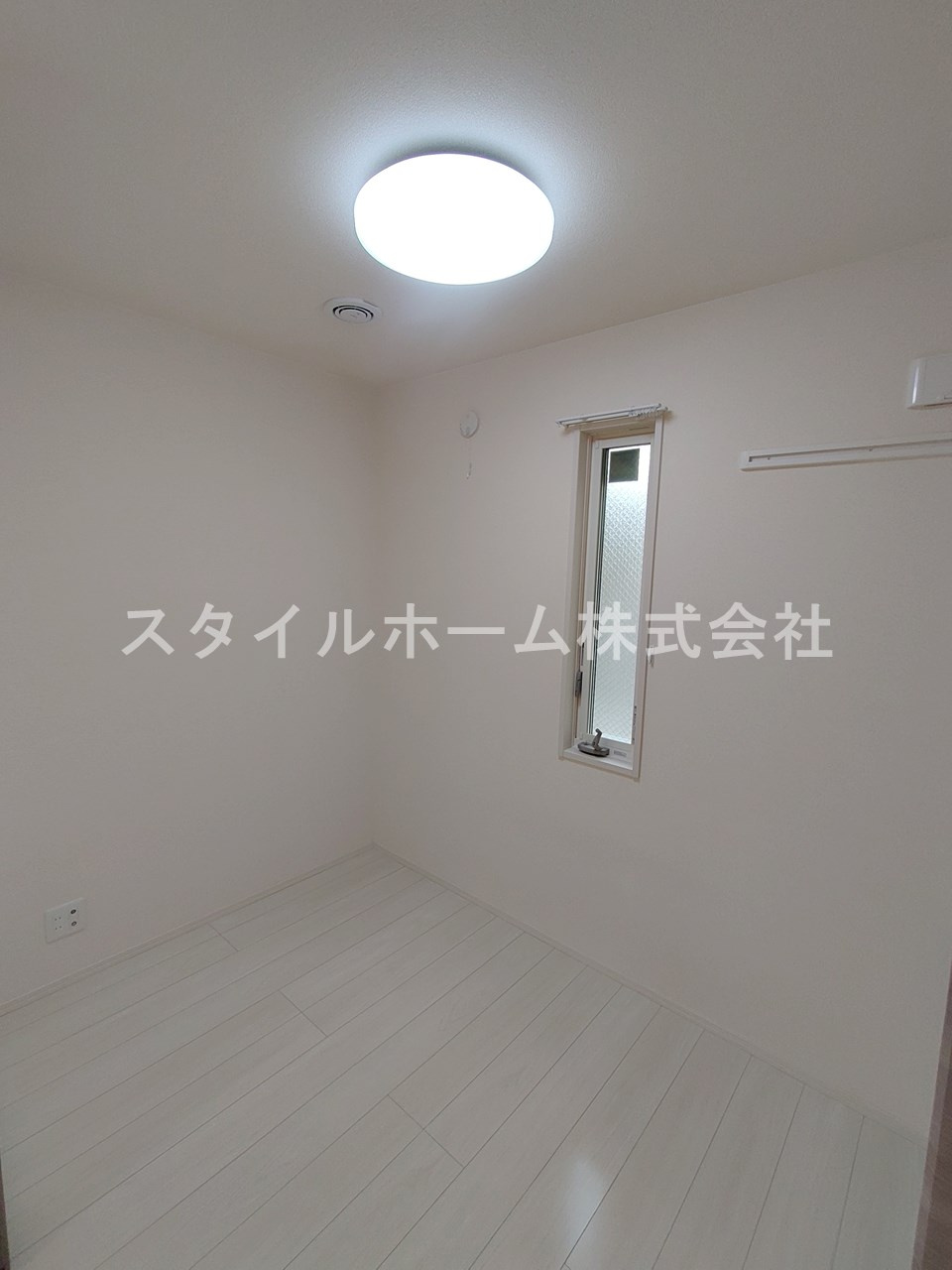 ティー．アイビー　Aの洋室