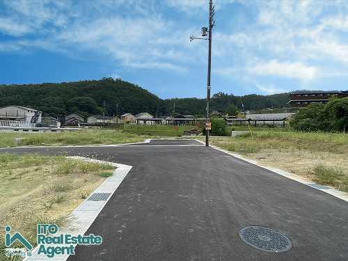 上賀茂本山 新築戸建(3号地)の前面道路含む現地写真