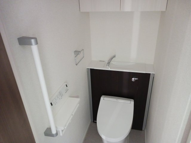 船橋市山野町の賃貸マンションのトイレ