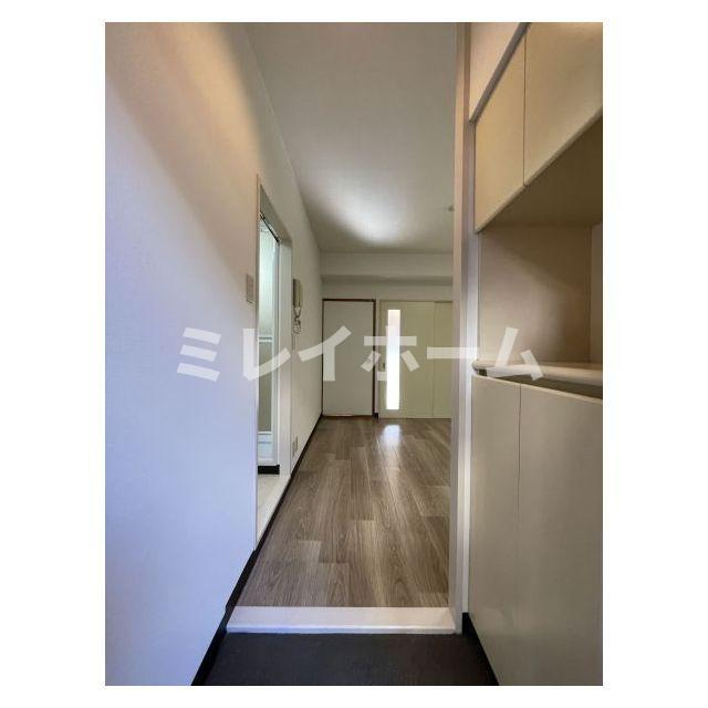 ガーデンヒルズ壱番館の玄関