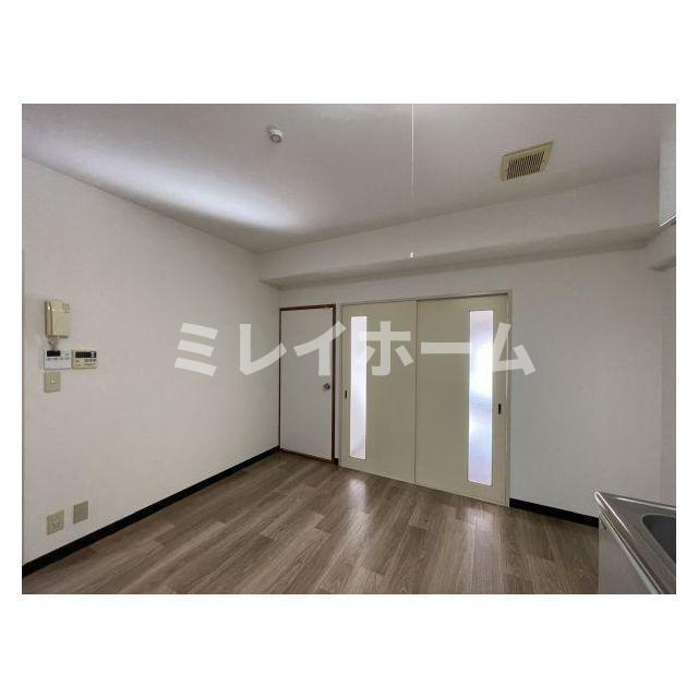 ガーデンヒルズ壱番館の居間・リビング