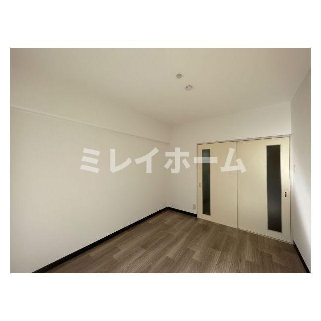 ガーデンヒルズ壱番館の居間・リビング