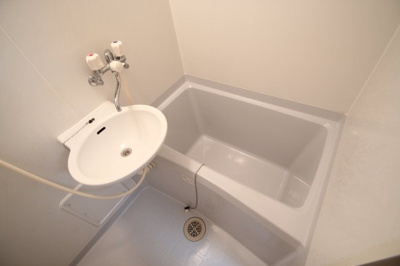 【浴室】 | リバージュ宮前 | ※同建物ほかのお部屋の写真です。