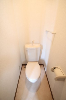 【トイレ】 | リバージュ宮前 | ※同建物ほかのお部屋の写真です。