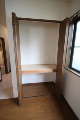 【収納】 | リバージュ宮前 | ※同建物ほかのお部屋の写真です。