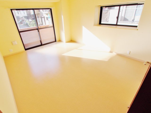 安芸郡海田町南堀川町の賃貸マンションの居間・リビング