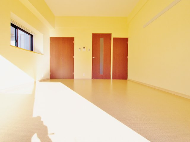 安芸郡海田町南堀川町の賃貸マンションの居間・リビング