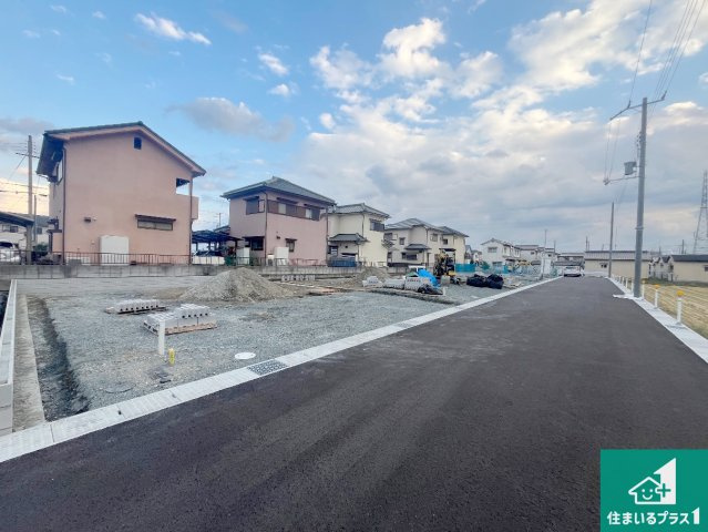 姫路市勝原区山戸　第3期　新築一戸建ての前面道路含む現地写真|周辺は落ち着いた街並みの住宅地！子育てがしやすい住環境です！まだ未完成ですが、現地でしかわからない事もございます。是非一度ご覧ください。