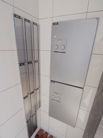 Ｇｌｙｃｉｎｅ　Ｃｏｕｒｔ　長束のエントランス