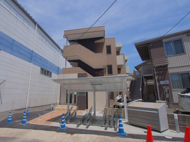 Ｇｌｙｃｉｎｅ　Ｃｏｕｒｔ　長束の外観