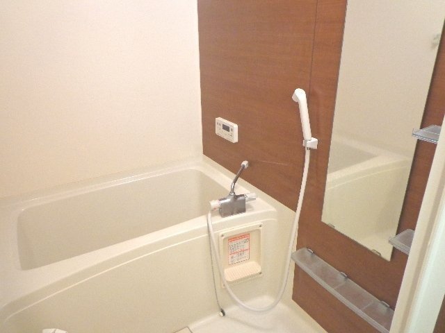 ウィング清水山の浴室