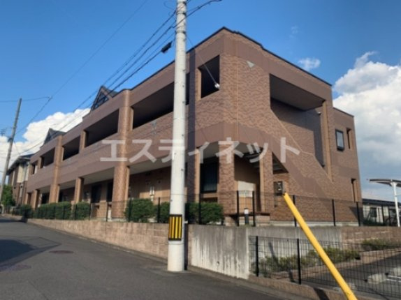 ウィング清水山の外観