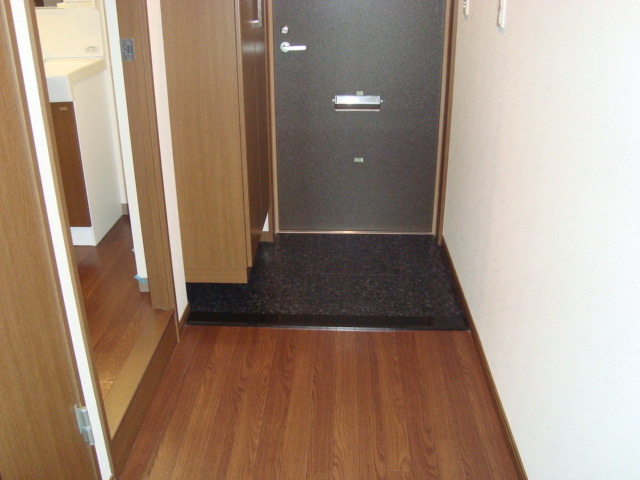 ウィング清水山の玄関