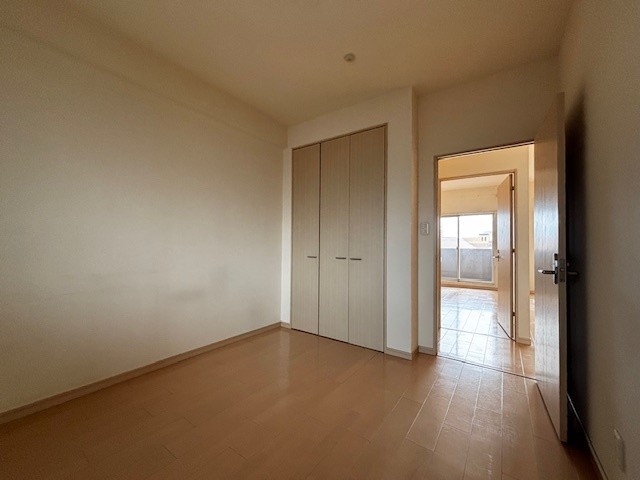 エンブルネクスト藤枝の洋室