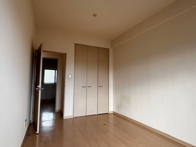 エンブルネクスト藤枝の洋室