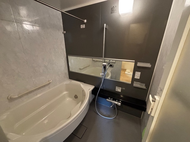 エンブルネクスト藤枝の浴室