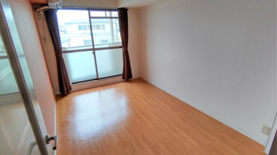 【居間・リビング】 | エム・あいかわ | エアコン付きなので年中快適です