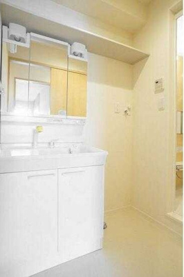 【洗面所】 | アヴェニール コート | ゆったりとスペースのある洗面所