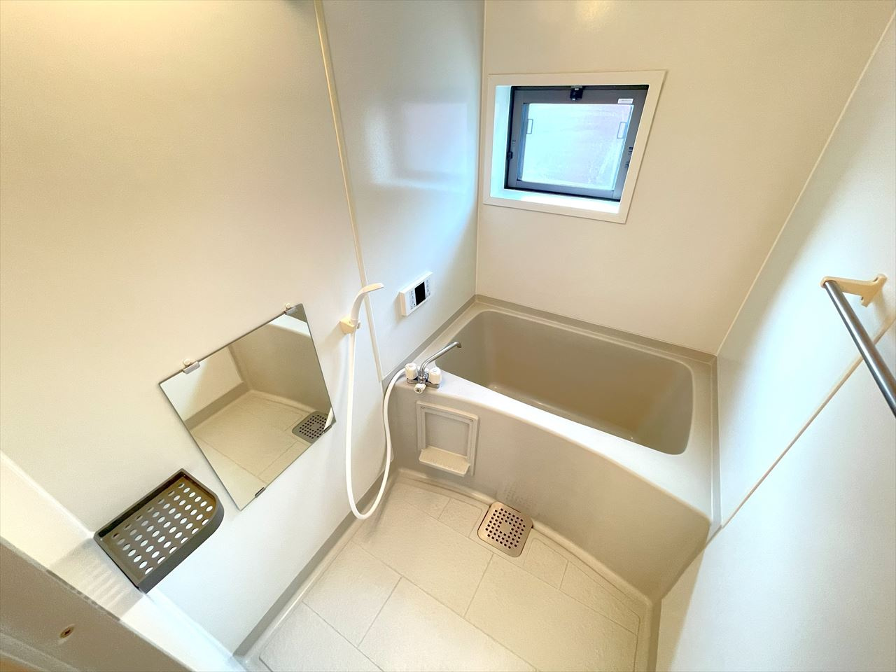 ディアコートBの浴室|※写真は別室のため、現況と相違がございます。