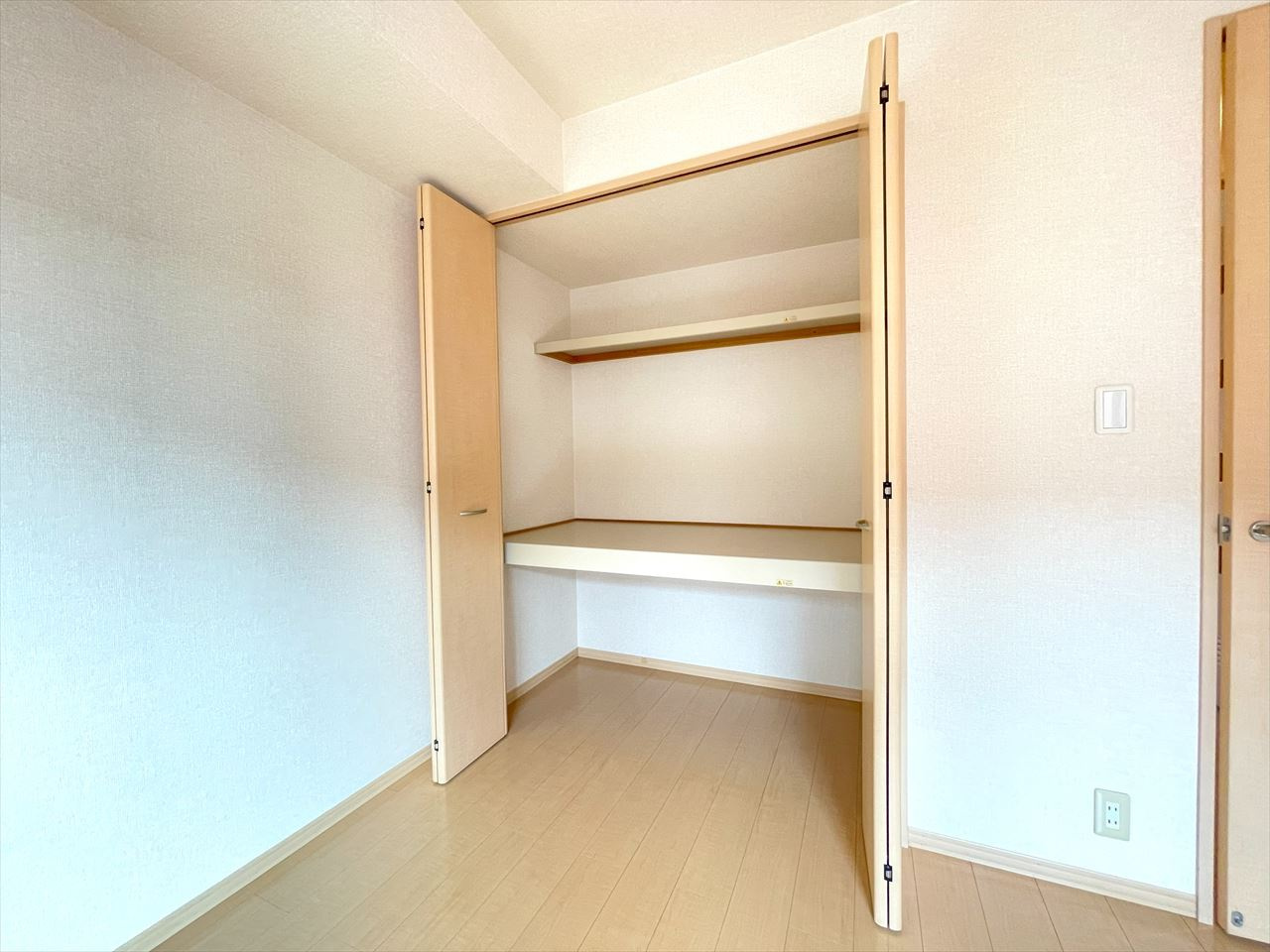 ディアコートBの収納|※写真は別室のため、現況と相違がございます。