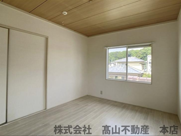 ドミール赤間苑の洋室