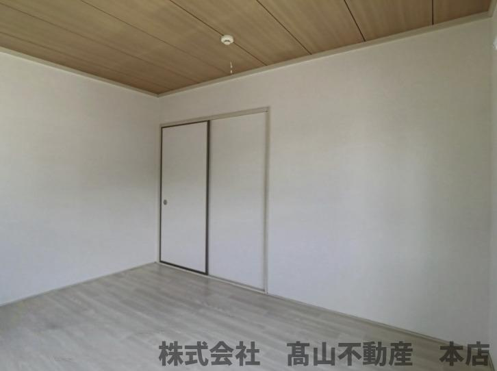 ドミール赤間苑の洋室