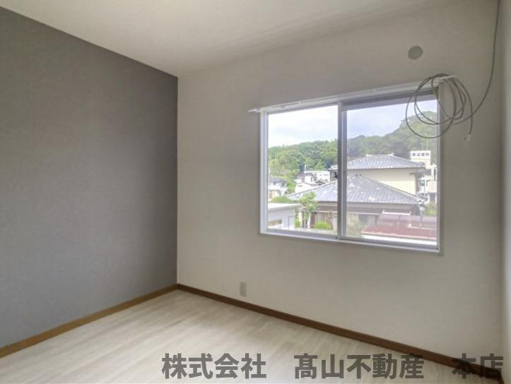 ドミール赤間苑の洋室