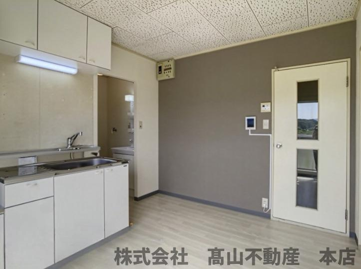 ドミール赤間苑の居間・リビング