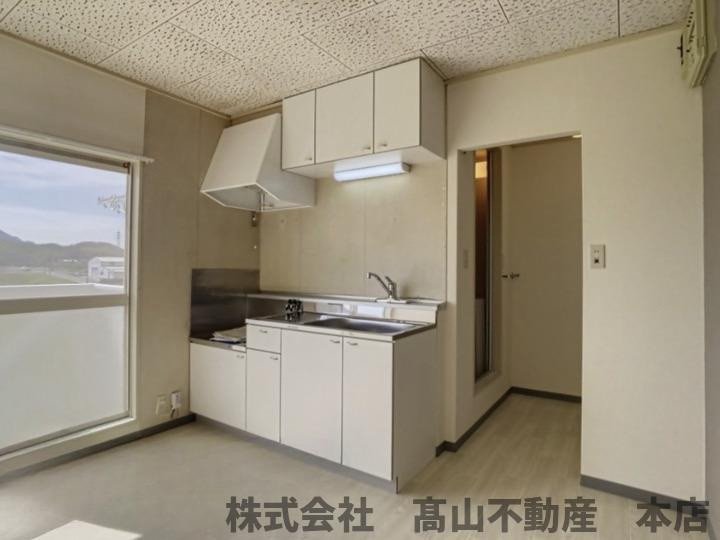 ドミール赤間苑の居間・リビング