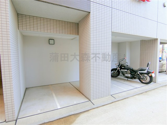 スカイコート武蔵新田のその他共用部分|バイク置き場　空き状況等詳細はお問合せ下さい。