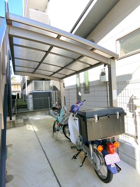 コンフォールのその他共用部分|★屋根付き駐輪場あります♪