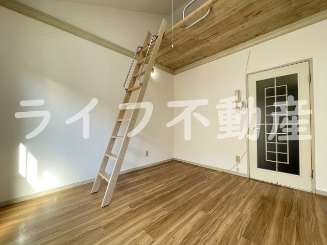 ハウスランド布施の居間・リビング|ゆったり過ごせるリビングです