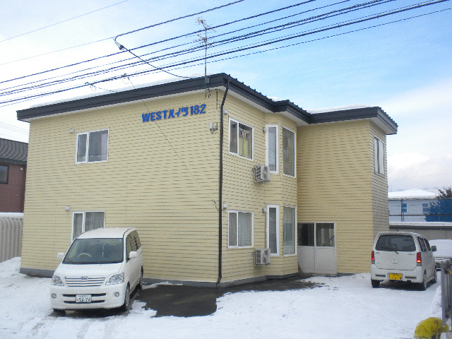 ウエストハイツ182の外観