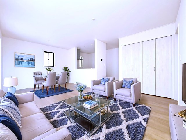 足立区本木東町　新築分譲住宅　全２棟の居間・リビング|【リビングダイニング】２面採光、明るいリビング♪暖かな光が射し込む、広々リビングダイニング　※インテリアはイメージです