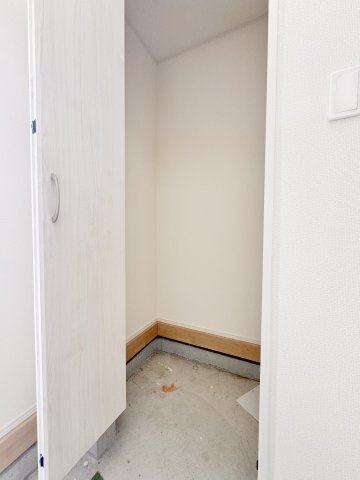 足立区本木東町　新築分譲住宅　全２棟の収納