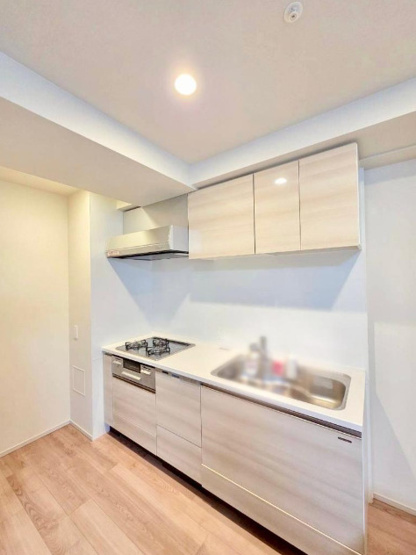 【キッチン】 | エスリード八尾駅前ザ・フロント | 【食洗機付きのシステムキッチン☆3口ガスコンロ☆】