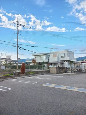 【駐車場】 | ベルソレイユ | 駐車場があるので、車を買う予定の方も安心です