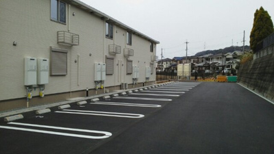 【駐車場】 | ケーズコート岩出 | 駐車場に車を止められます