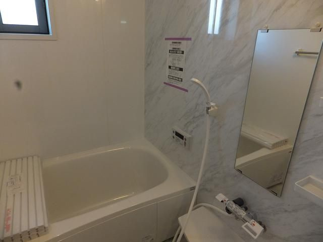 ラルーチェの浴室